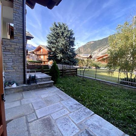 Incantevole Appartamento Con Giardino - Garage Privato E Free Wifi Улкс Екстериор снимка